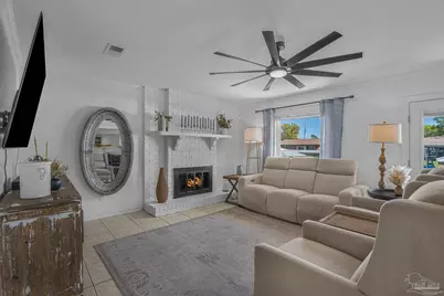 1044 Aquamarine Dr, Gulf Breeze, FL 32563 - Photo 32