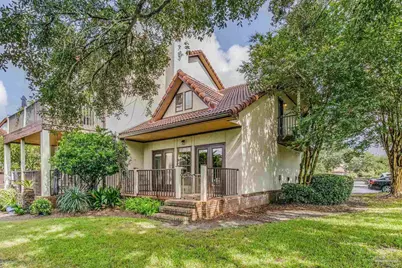 126 Bay Bridge Dr, Gulf Breeze, FL 32561 - Photo 1