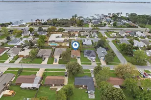 811 Boulevard De L'Orleans, Mary Esther, FL 32569 - Photo 2