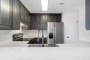 811 Boulevard De L'Orleans, Mary Esther, FL 32569 - Photo 18