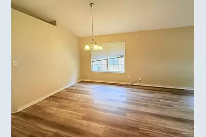 5008 Orlando Ct, Pensacola, FL 32526 - Photo 4
