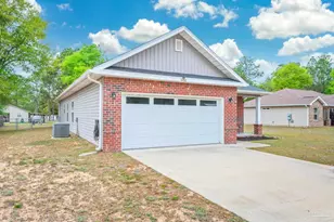 6160 Hayes Dr, Crestview, FL 32539 - Photo 2