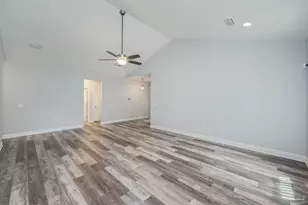 6160 Hayes Dr, Crestview, FL 32539 - Photo 8