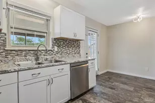 2325 Merle Cir, Pensacola, FL 32526 - Photo 12