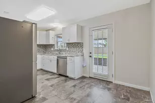 2325 Merle Cir, Pensacola, FL 32526 - Photo 6