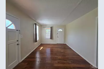 203 SE Syrcle Dr, Pensacola, FL 32507 - Photo 2