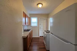 203 SE Syrcle Dr, Pensacola, FL 32507 - Photo 8