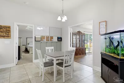 6090 Winchester Cir, Milton, FL 32570 - Photo 16