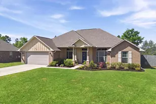 6090 Winchester Cir, Milton, FL 32570 - Photo 2