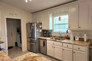 876 Miramar Dr, Pensacola, FL 32506 - Photo 10