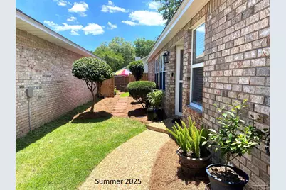 3505 Silvertree Ln, Pensacola, FL 32504 - Photo 4