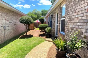 3505 Silvertree Ln, Pensacola, FL 32504 - Photo 4