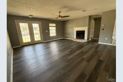 1009 Rachel Cir, Cantonment, FL 32533 - Photo 2