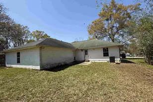 1009 Rachel Cir, Cantonment, FL 32533 - Photo 10