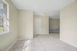 6535 Kennington Cir, Milton, FL 32570 - Photo 8