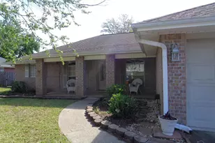 3984 Holleyberry Ln, Milton, FL 32583 - Photo 2