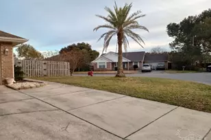 3984 Holleyberry Ln, Milton, FL 32583 - Photo 8