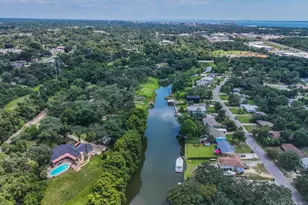 3290 Bayou Dr, Pensacola, FL 32505 - Photo 36