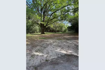 123 Hancock Ln, Pensacola, FL 32503 - Photo 2