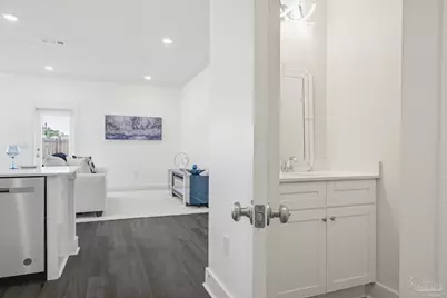 4062 Pendragon Cir, Milton, FL 32583 - Photo 10