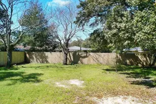 514 NW Syrcle Dr, Pensacola, FL 32507 - Photo 2
