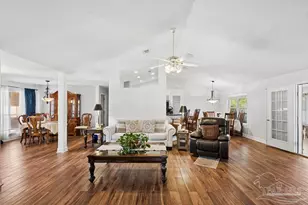2406 Jewell Lee Ln, Pensacola, FL 32526 - Photo 12