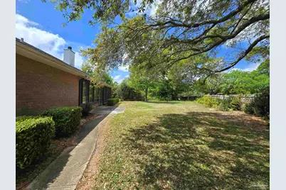 1574 Hunters Creek Dr, Cantonment, FL 32533 - Photo 2