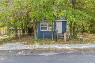1011 W Hatton St, Pensacola, FL 32526 - Photo 8