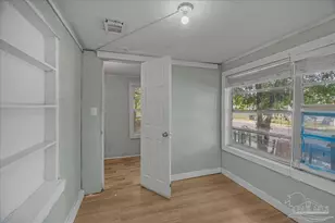 1011 W Hatton St, Pensacola, FL 32526 - Photo 12