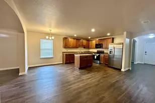 186 Creekview Dr, Pensacola, FL 32503 - Photo 2
