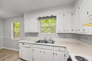 4233 W Avenida De Golf, Pace, FL 32571 - Photo 10