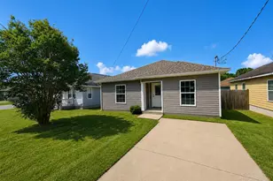 2562 N D St, Pensacola, FL 32501 - Photo 2