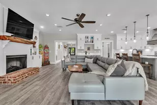 107 Countri Ln, Cantonment, FL 32533 - Photo 2