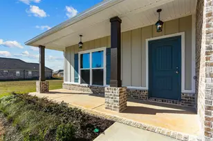 4016 Watergate Dr, Milton, FL 32583 - Photo 2