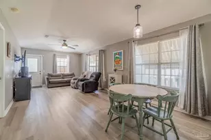 5583 Meadow Creek Pl, Gulf Breeze, FL 32563 - Photo 10