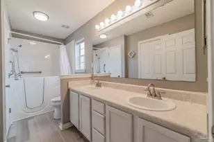 5583 Meadow Creek Pl, Gulf Breeze, FL 32563 - Photo 18