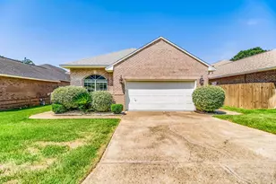 3023 Oak Pointe Dr, Pensacola, FL 32505 - Photo 2