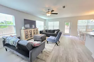 380 Hilburn Ln, Pensacola, FL 32504 - Photo 6