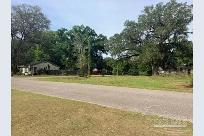3001 N U St #https://1drv.ms/v/c/6cf2e6b2608c5d27/IQDmVkf3Z7IAQ, Pensacola, FL 32505 - Photo 2