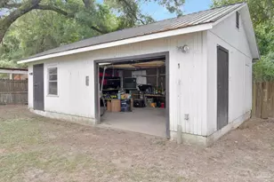 5837 Scotland Rd, Pensacola, FL 32526 - Photo 8