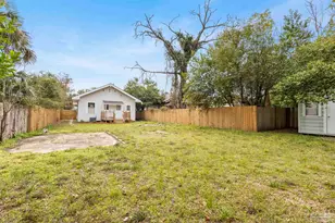 1010 W Gregory St, Pensacola, FL 32502 - Photo 10