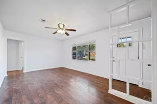 1631 E Hayes St, Pensacola, FL 32503 - Photo 4