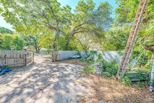 1000 Hawthorn Dr, Pensacola, FL 32507 - Photo 26