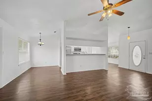 412 Strandview Dr, Pensacola, FL 32534 - Photo 10