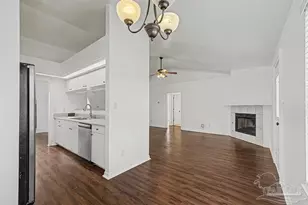 412 Strandview Dr, Pensacola, FL 32534 - Photo 8