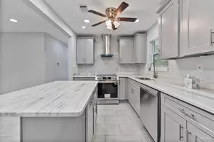 212 Shadow Lawn Ln, Pensacola, FL 32507 - Photo 2