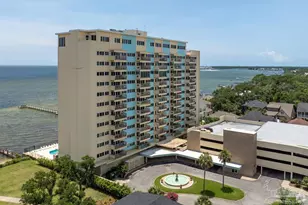 825 Bayshore Dr, Pensacola, FL 32507 - Photo 16