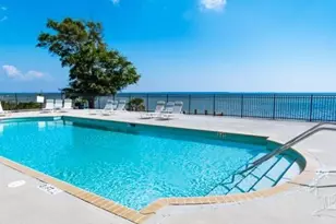 825 Bayshore Dr, Pensacola, FL 32507 - Photo 14