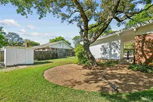 204 Poinciana Dr, Gulf Breeze, FL 32561 - Photo 32