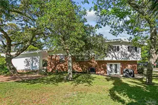 204 Poinciana Dr, Gulf Breeze, FL 32561 - Photo 2